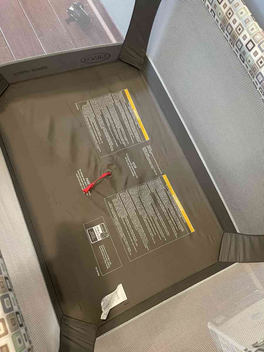 graco pack n play read desc - Lyndhurst, New Jersey - FleaMarketBay