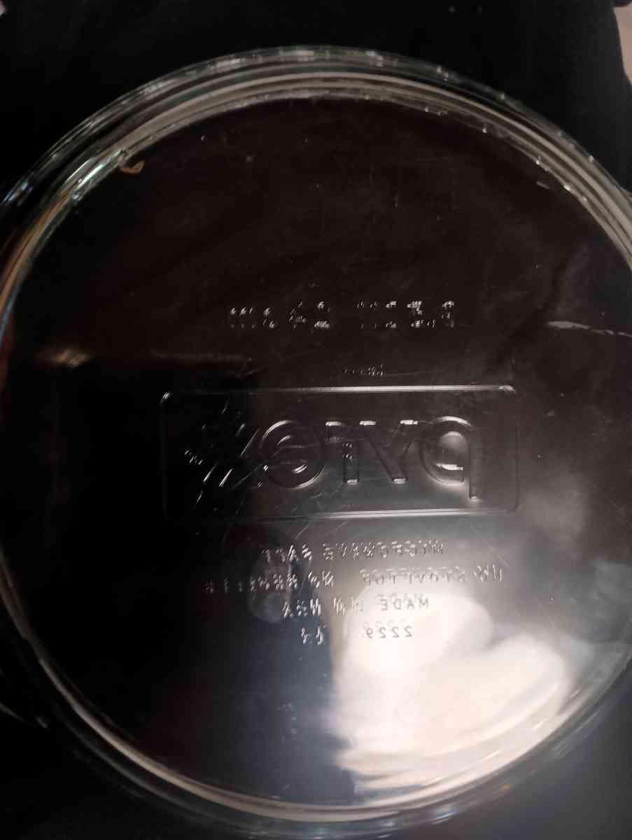 2 pic dishes - York, Pennsylvania - FleaMarketBay