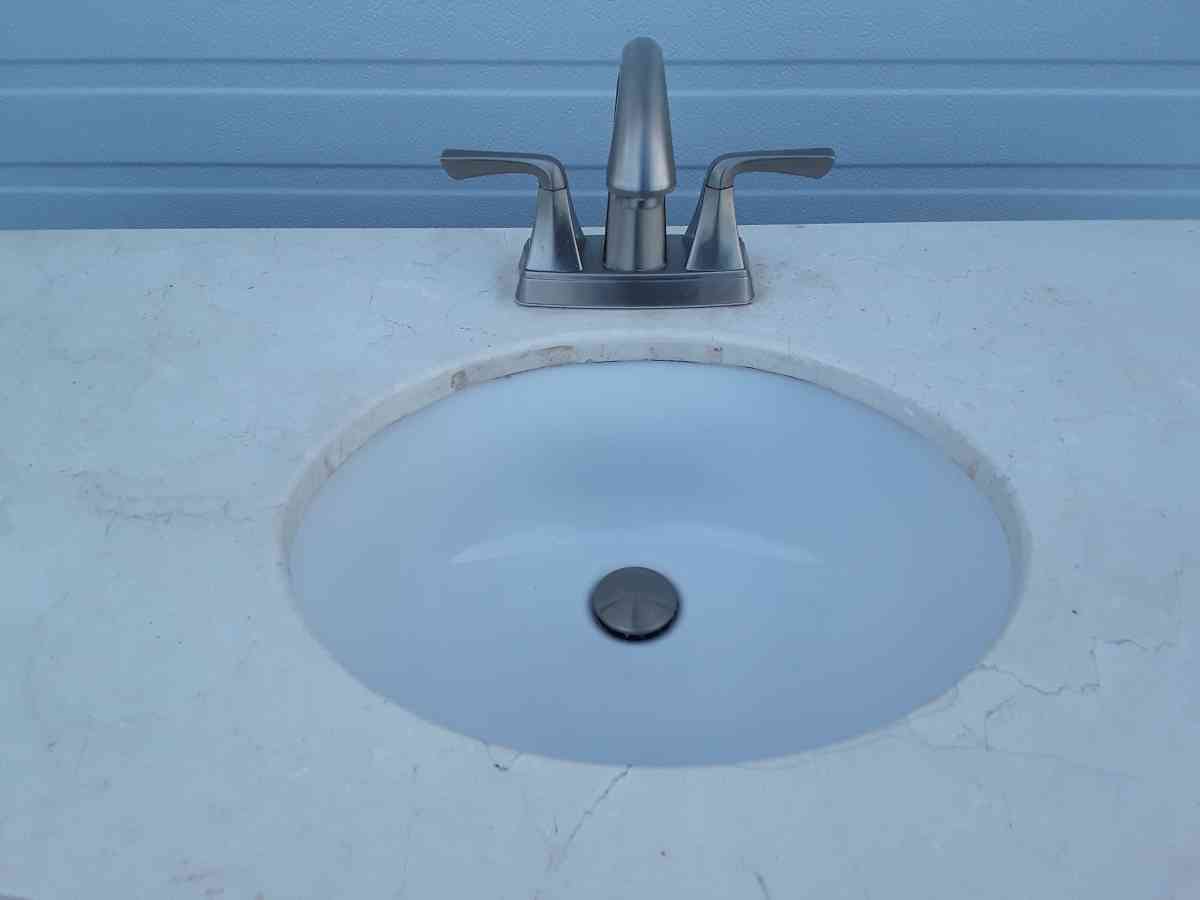 Nice Bathroom Vanity with Moen Faucet Very Clean Like New - Williamstown, New Jersey - FleaMarketBay