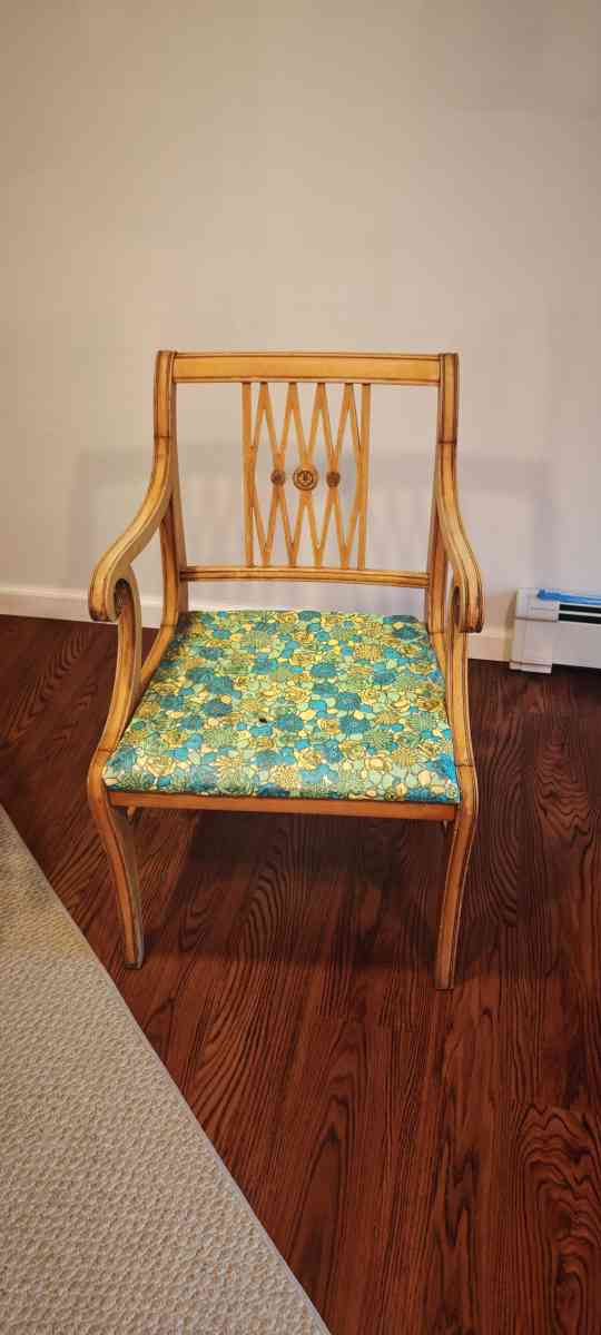 Antique Duncan Phyfe Natural Maple Wooden Armchair - Wayne, New Jersey