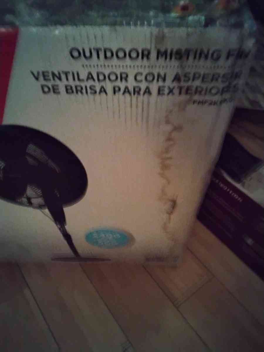 Frigidaire misting fan - Palm Springs, California - FleaMarketBay