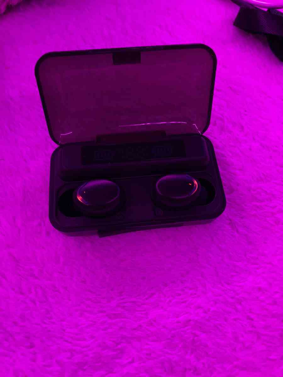 wireless earbuds - Gresham, Oregon - FleaMarketBay