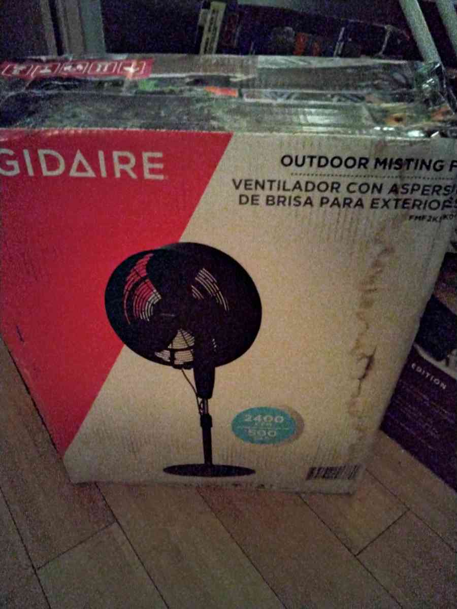 Frigidaire misting fan - Palm Springs, California - FleaMarketBay