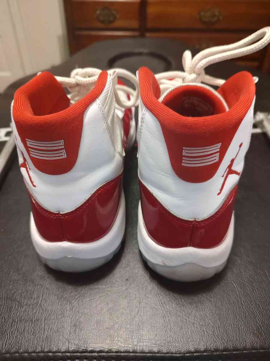 Jordan 11 retro low cherry - Hagerstown, Maryland - FleaMarketBay