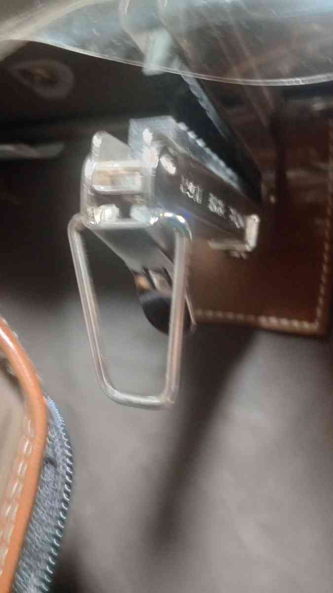 MANS GARMEN BAG - Hudson, Florida - FleaMarketBay