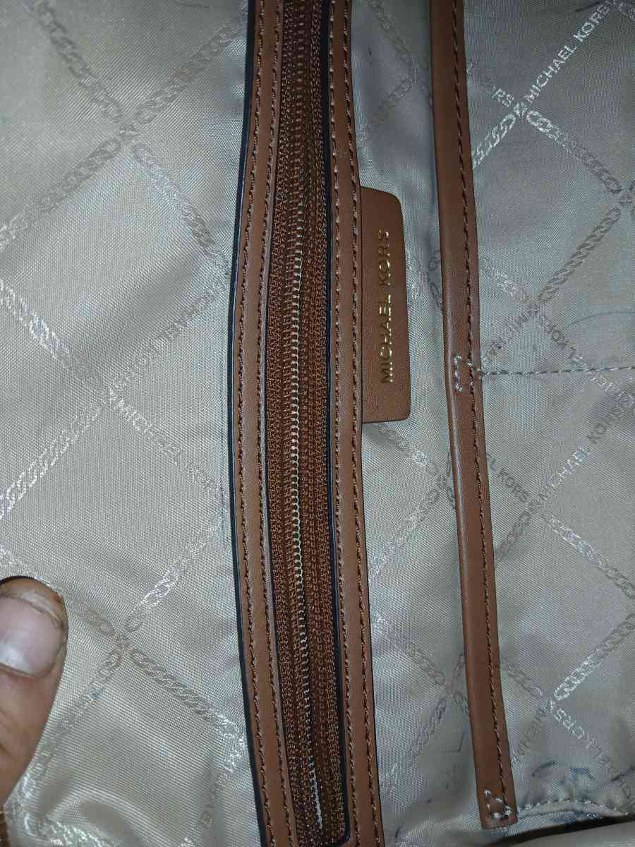 Micheal Kors leather handbag - Carthage, Texas - FleaMarketBay