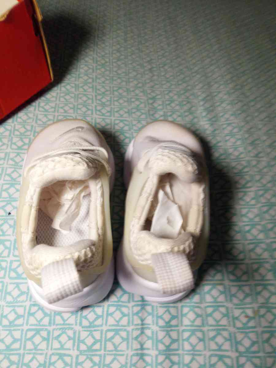 newborn baby shoes Nike baby - Cleveland, Ohio - FleaMarketBay