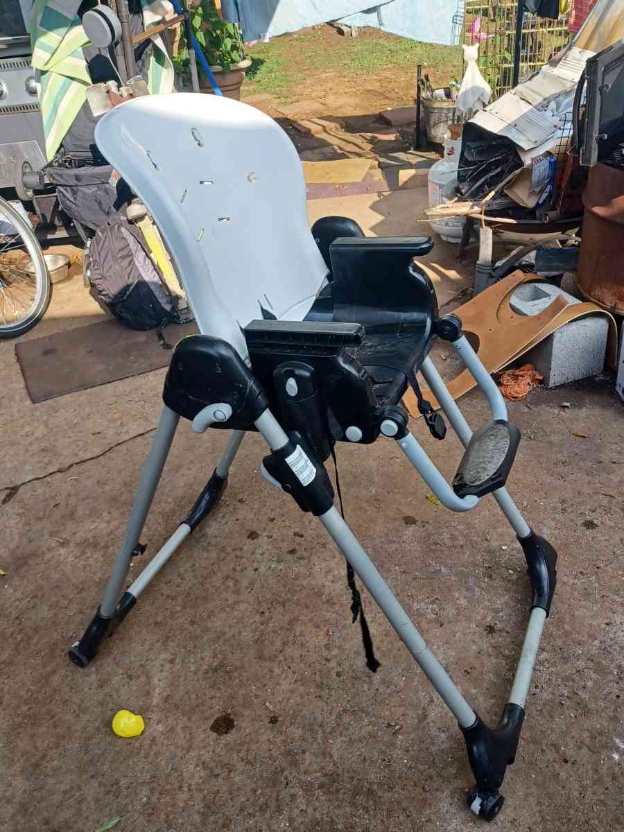 high chair - Charlotte, North Carolina - FleaMarketBay