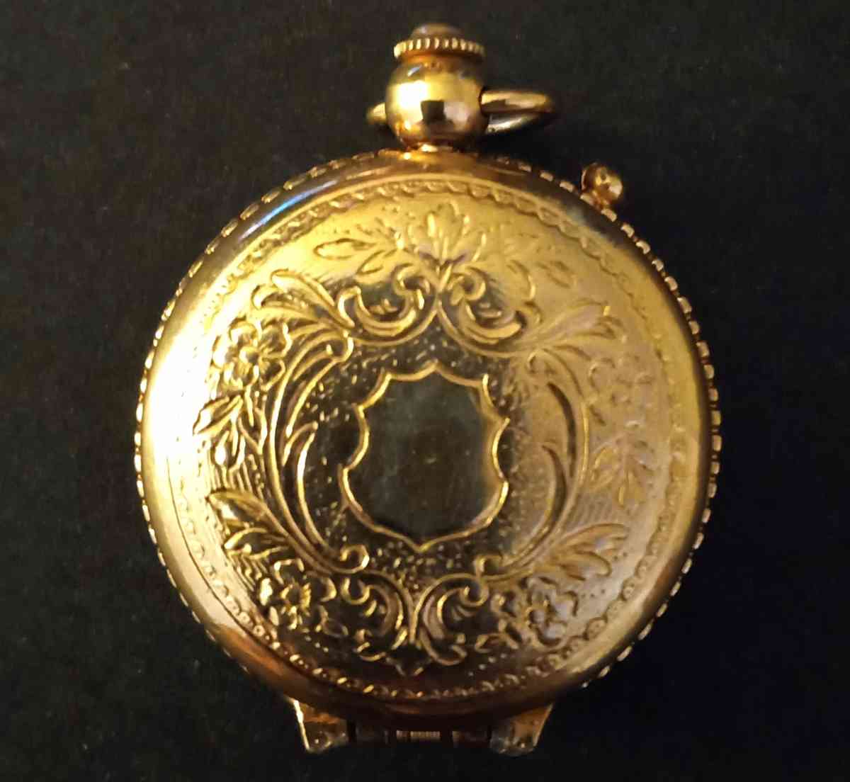 Baroness Pendent - Smithfield, Virginia - FleaMarketBay