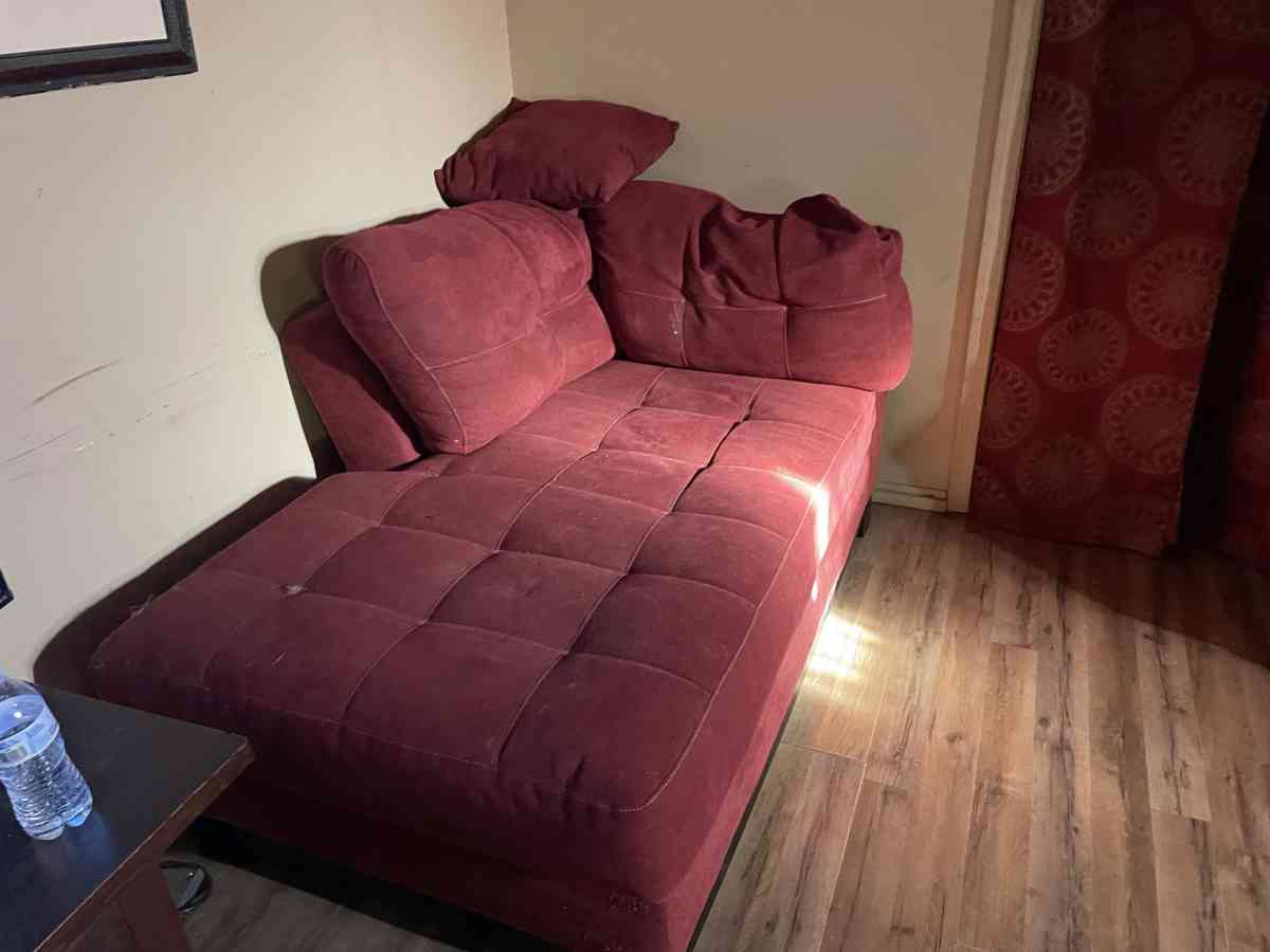 3 years old 3 piece sectional red - Muskogee, Oklahoma