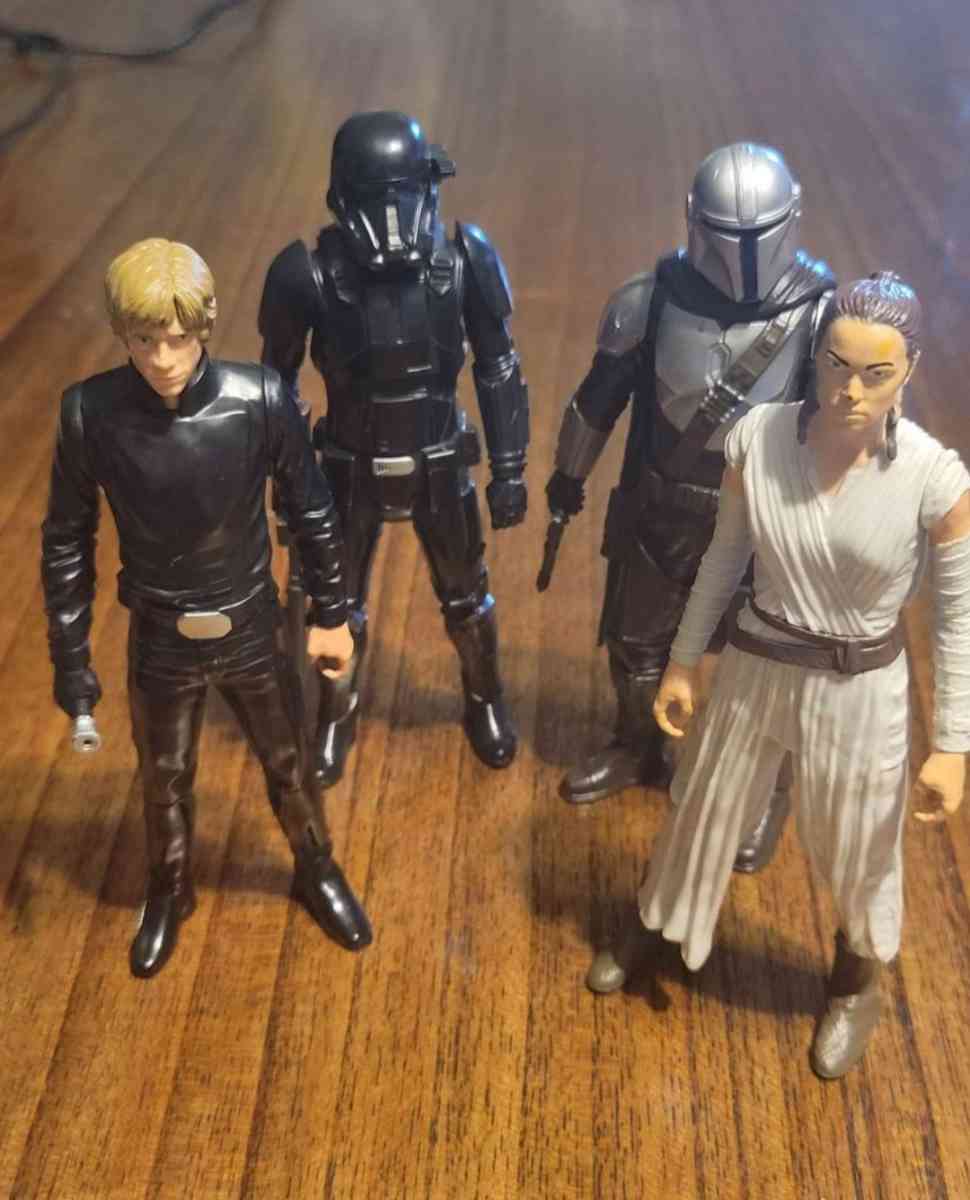 Set of 4 Star War figurines - Saint Petersburg, Florida - FleaMarketBay