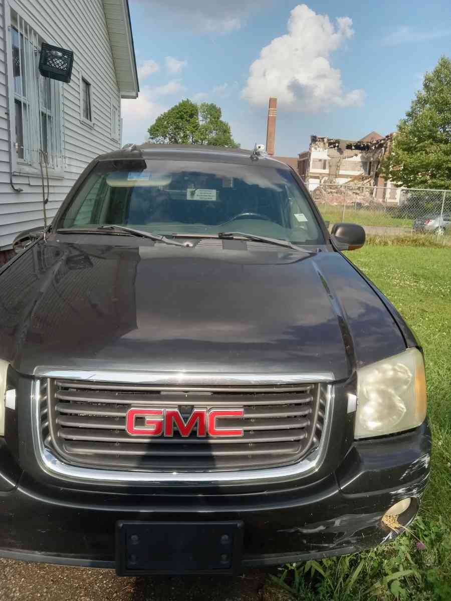 2004 envoy - Detroit, Michigan