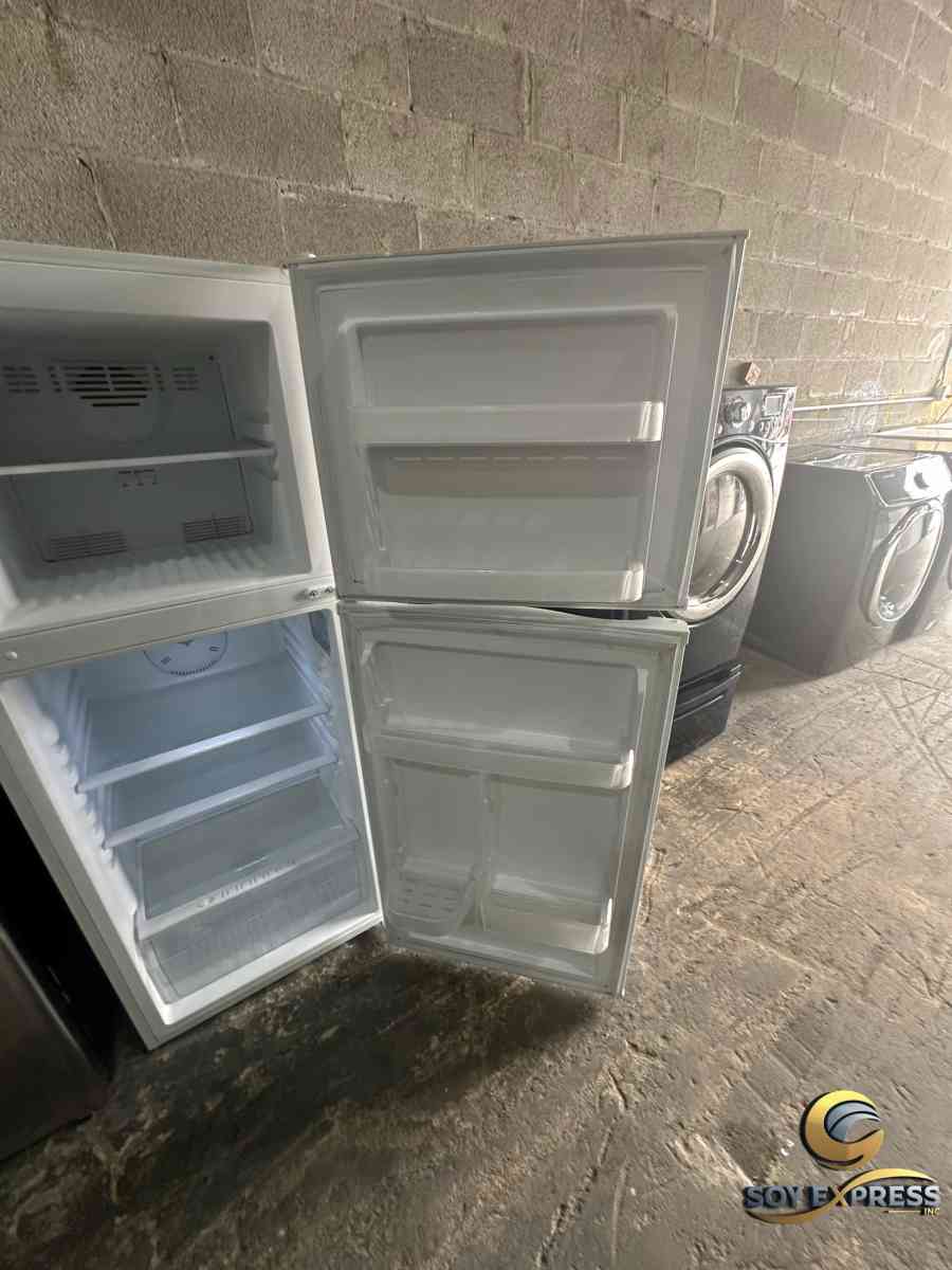 Haier refrigerator top and bottom - Miami, Florida - FleaMarketBay