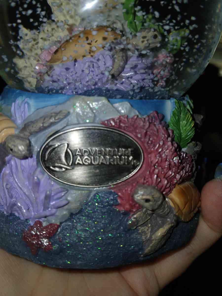 snow globe - Springfield, Pennsylvania - FleaMarketBay