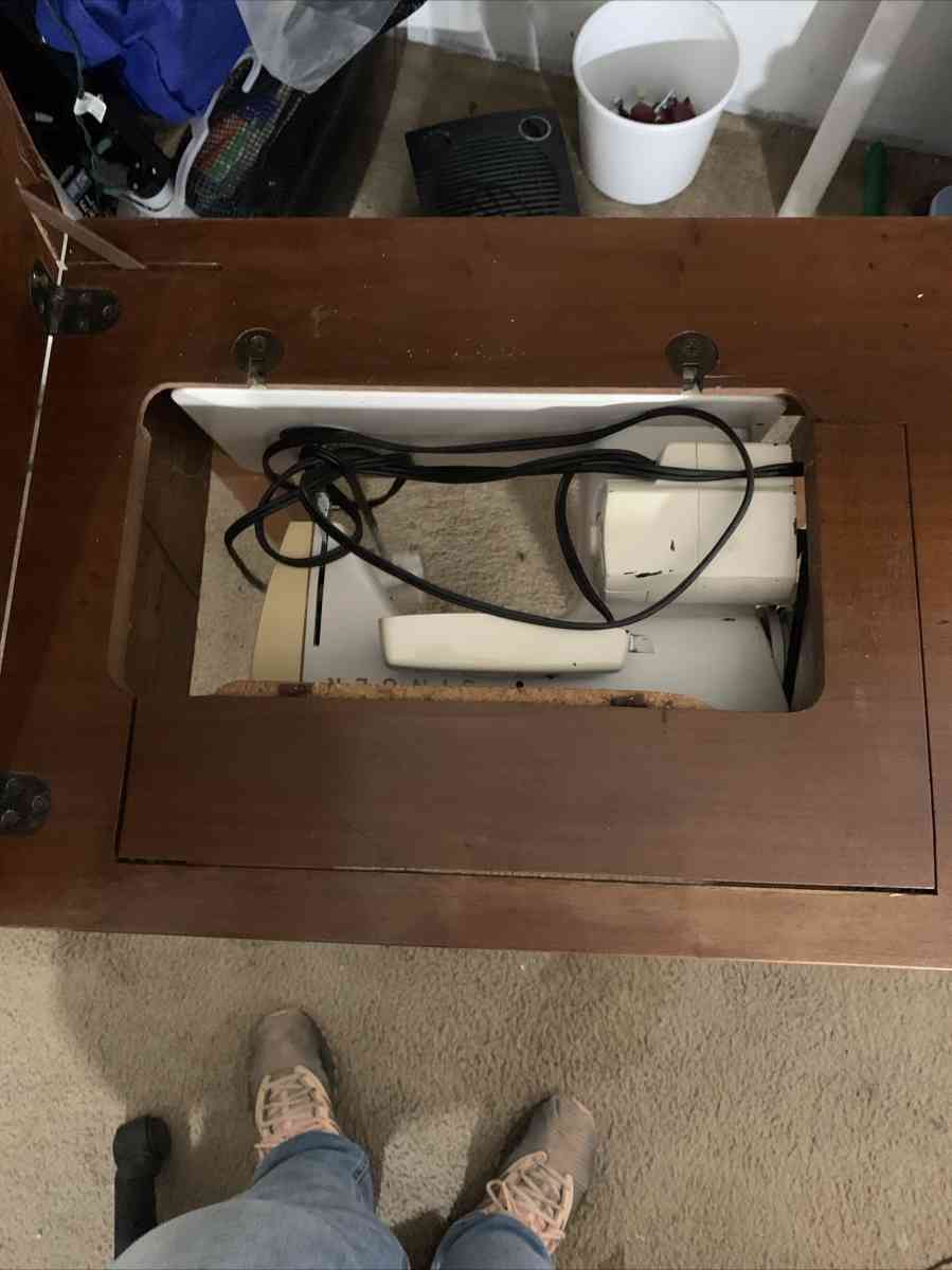 Vintage sewing machine by singer - Acme, Louisiana - FleaMarketBay