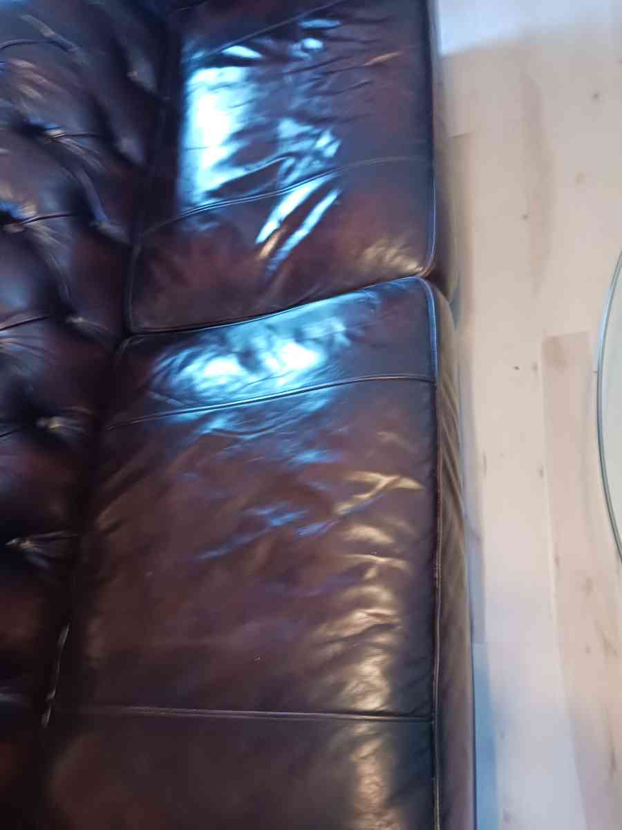 genuine cowhide leather Western couch like new condition - Norfolk, Virginia - FleaMarketBay