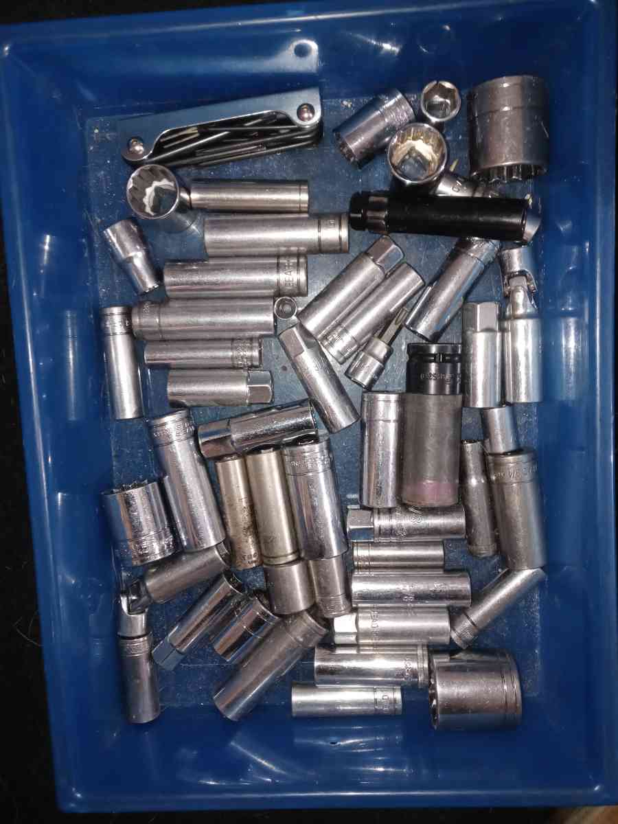 mechanic tools and AC equipment - Henderson, Nevada - FleaMarketBay