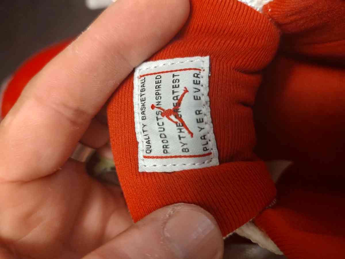 Jordan 11 retro low cherry - Hagerstown, Maryland - FleaMarketBay