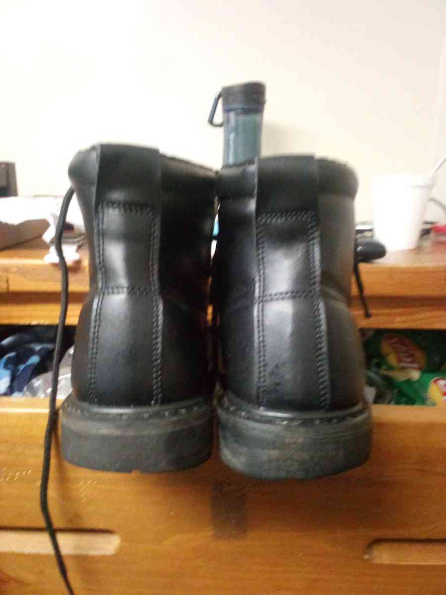 black steel toe winger boots - Philadelphia, Pennsylvania - FleaMarketBay