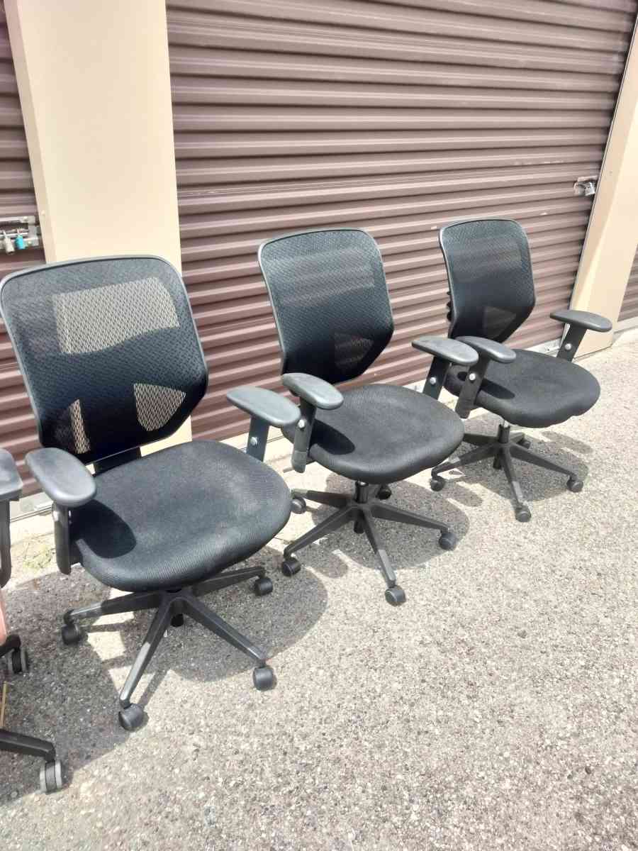 variedad de sillas - San Juan, Texas - FleaMarketBay