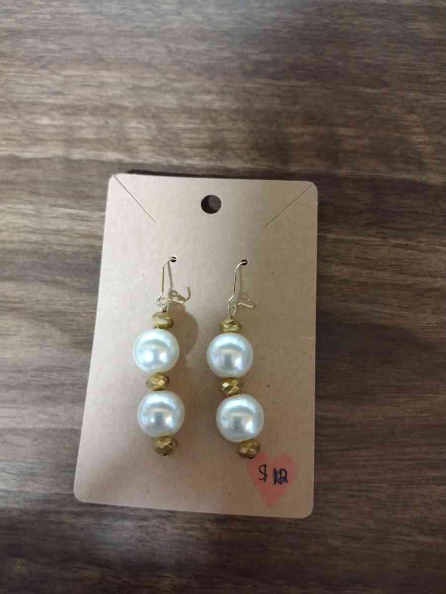 Beaded earrings - Conway, Arkansas - FleaMarketBay