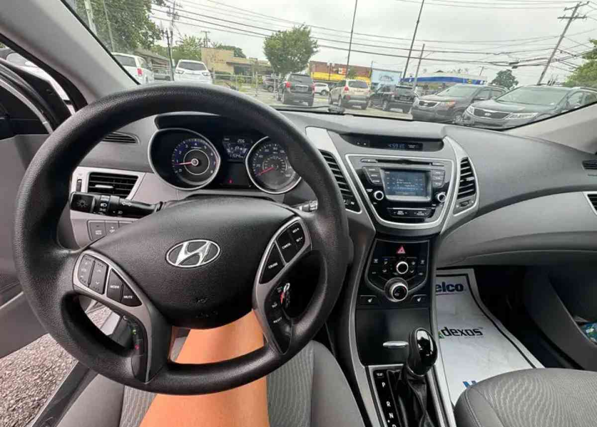 2014 Hyundai Elantra SE sedan 4D - Brooklyn, New York - FleaMarketBay