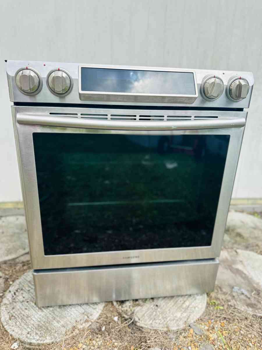 selling Samsung electric stove - West Palm Beach, Florida - FleaMarketBay