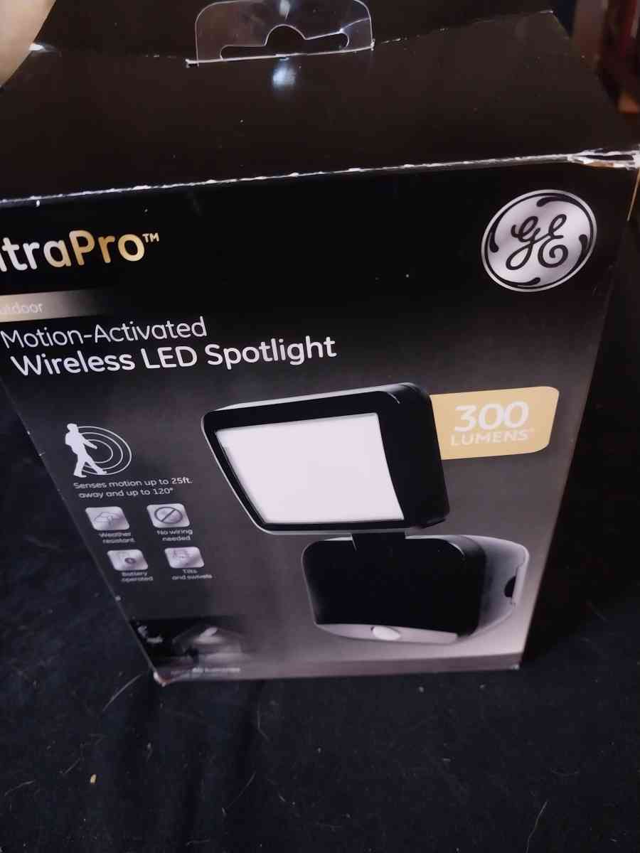 wireless spotlight - Acworth, Georgia - FleaMarketBay