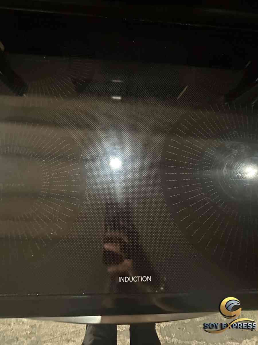 Frigidaire stove electric INDUCTION - Miami, Florida - FleaMarketBay