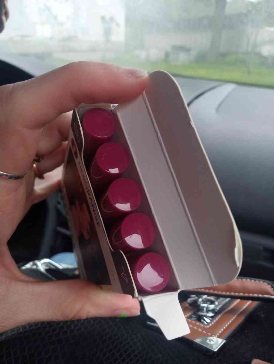 red honey sweet lip glaze - Abington, Pennsylvania - FleaMarketBay