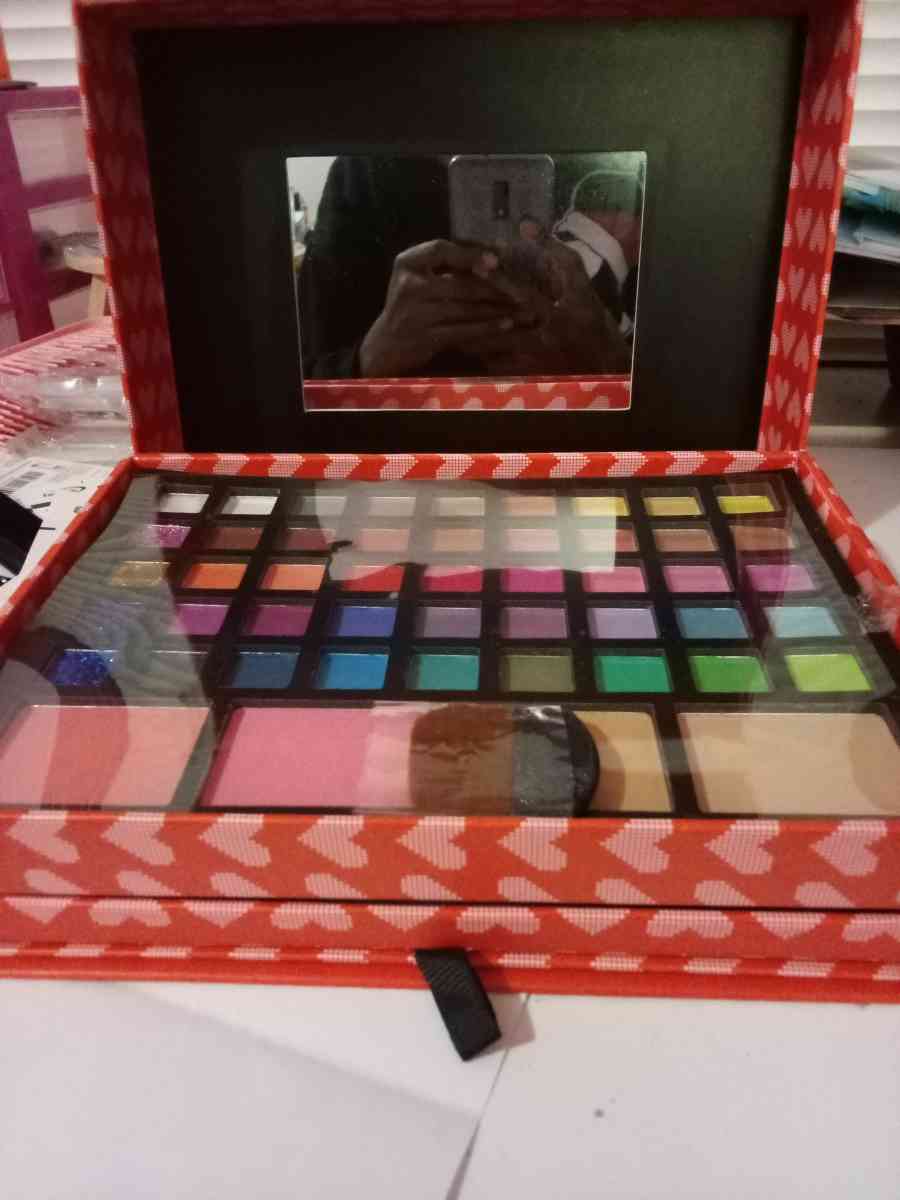 makeup kit