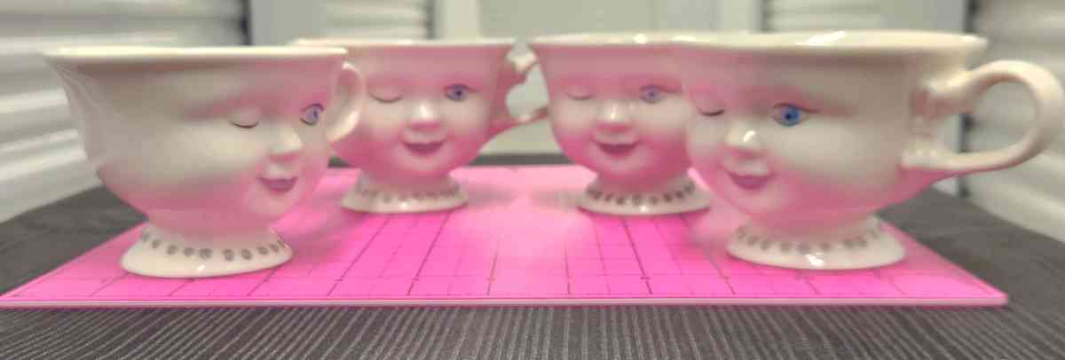 Vintage Helen Hunt Signed Collectible Winking Girl Baileys 4