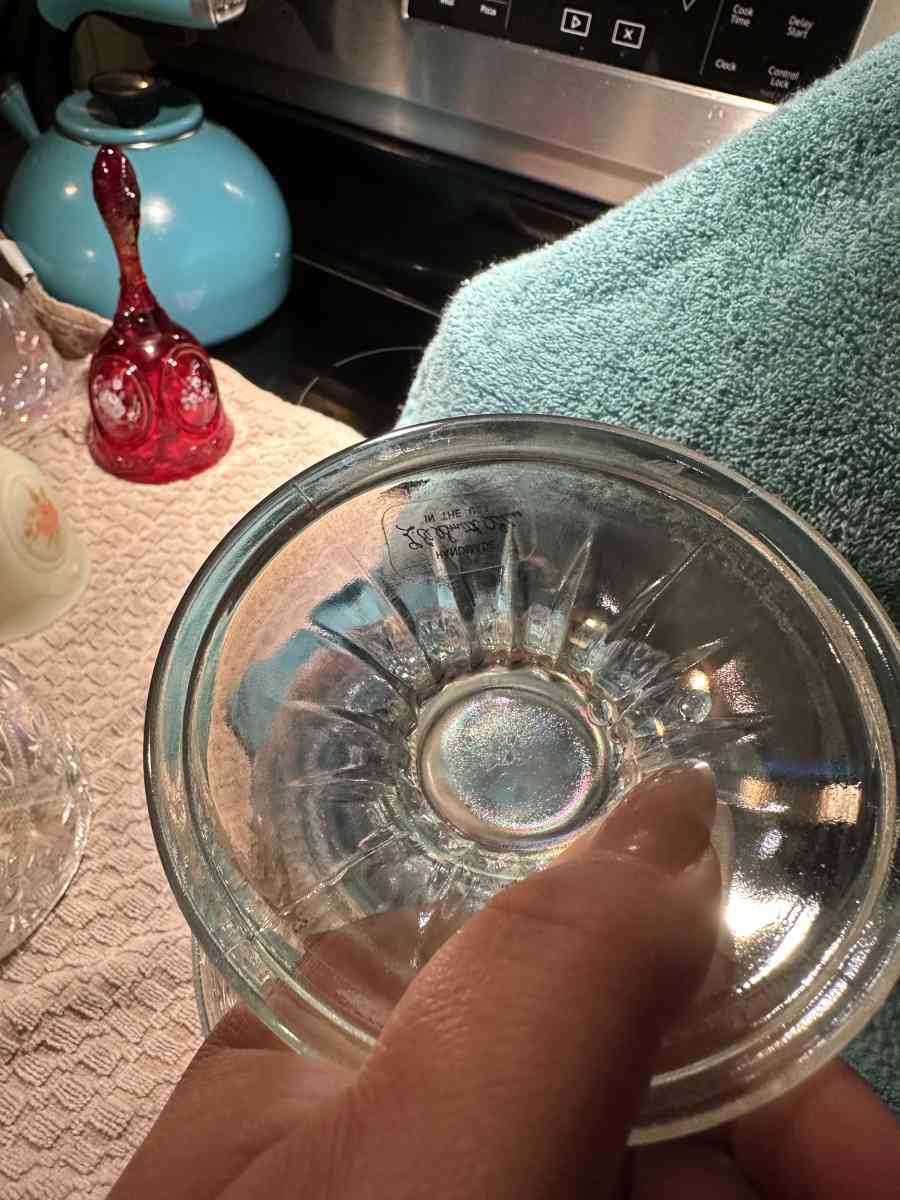 LE Smith glass egg lidded trinket dish - Scott Depot, West Virginia - FleaMarketBay