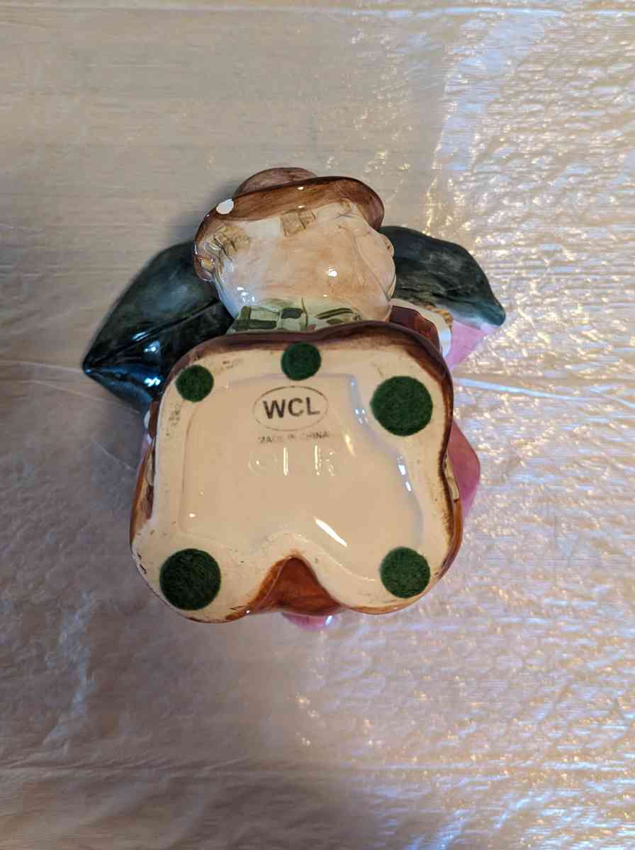 Vintage WCL Ceramic Scarecrow Holding a Leaf Dish on His Bac - Phoenix, Arizona