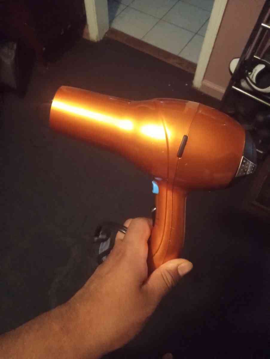 blow dryer - Alicia, Arkansas - FleaMarketBay