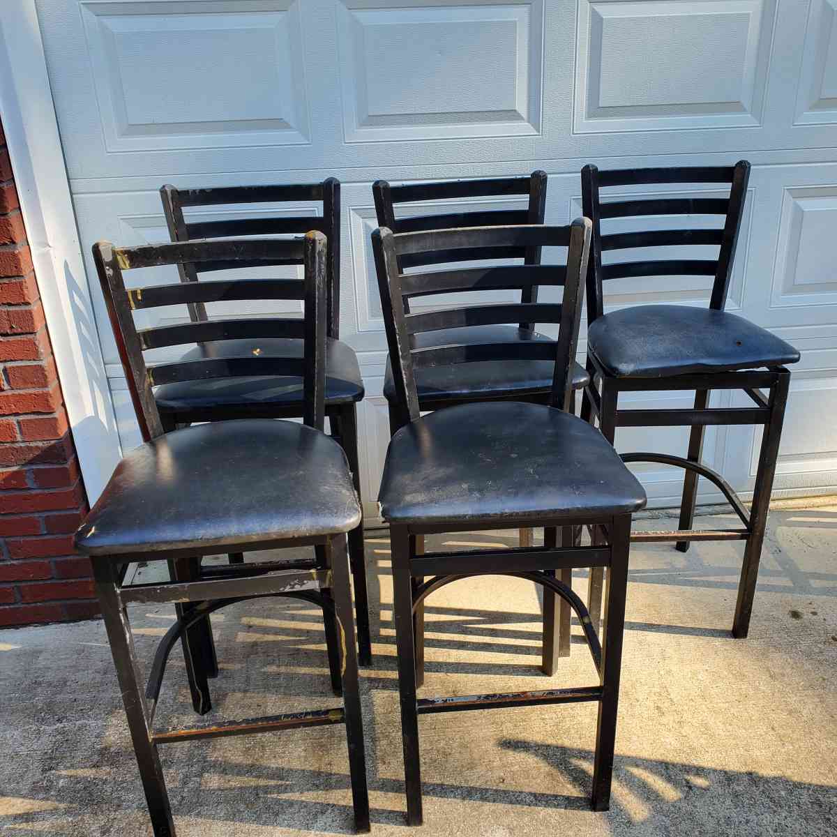 Metal Chairs  Bar Height W Cushioned Seats  RRR Furniture - Rock Island, Tennessee