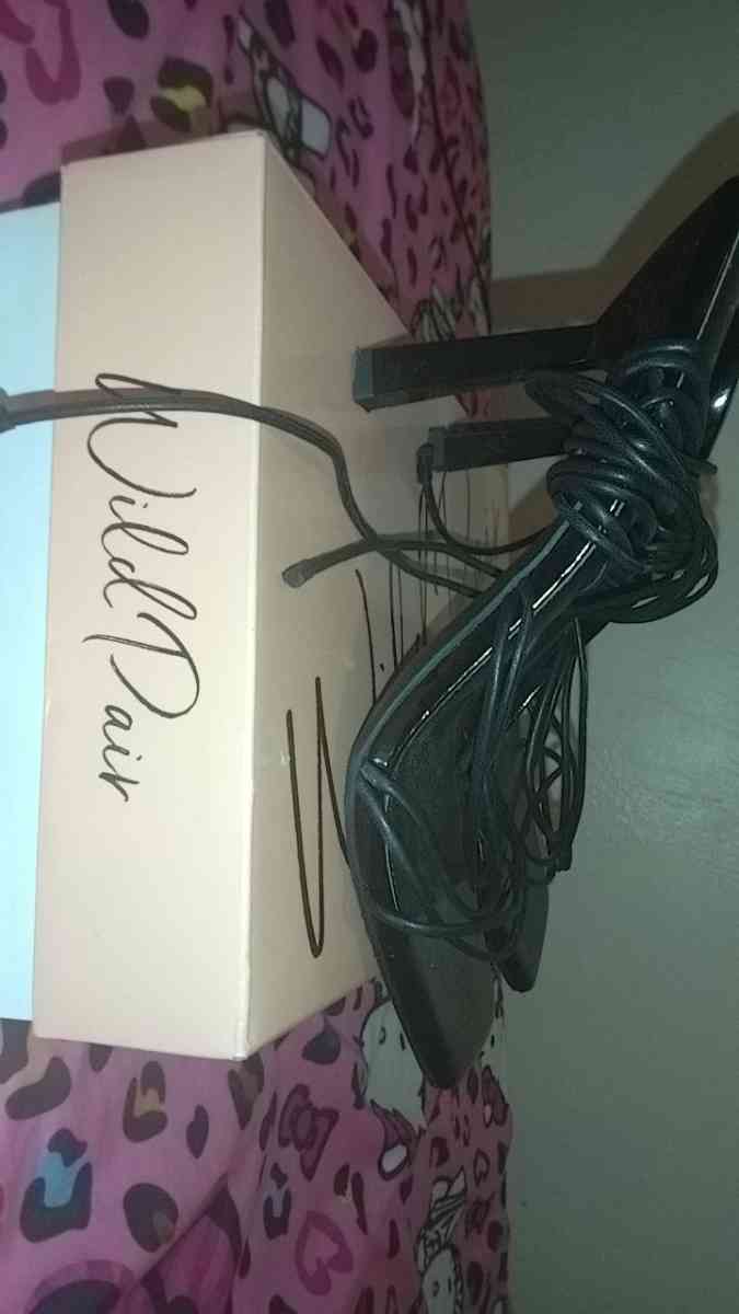 black high heels - San Antonio, Texas - FleaMarketBay
