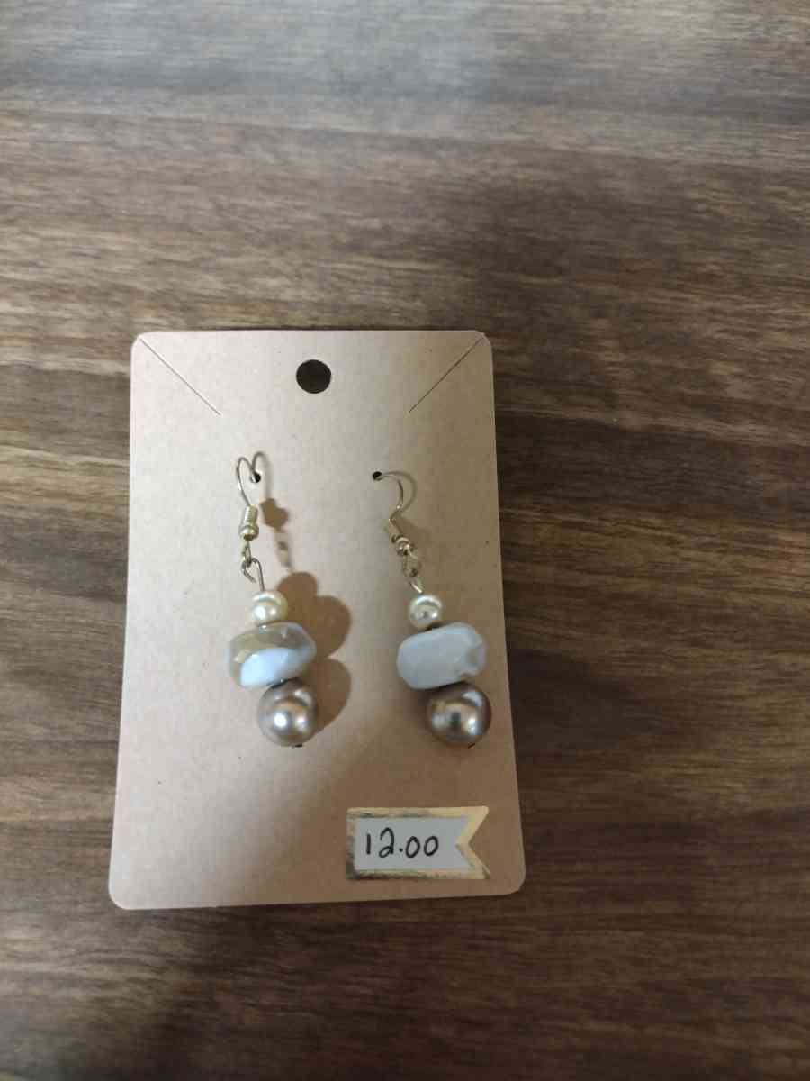 Beaded earrings - Conway, Arkansas - FleaMarketBay