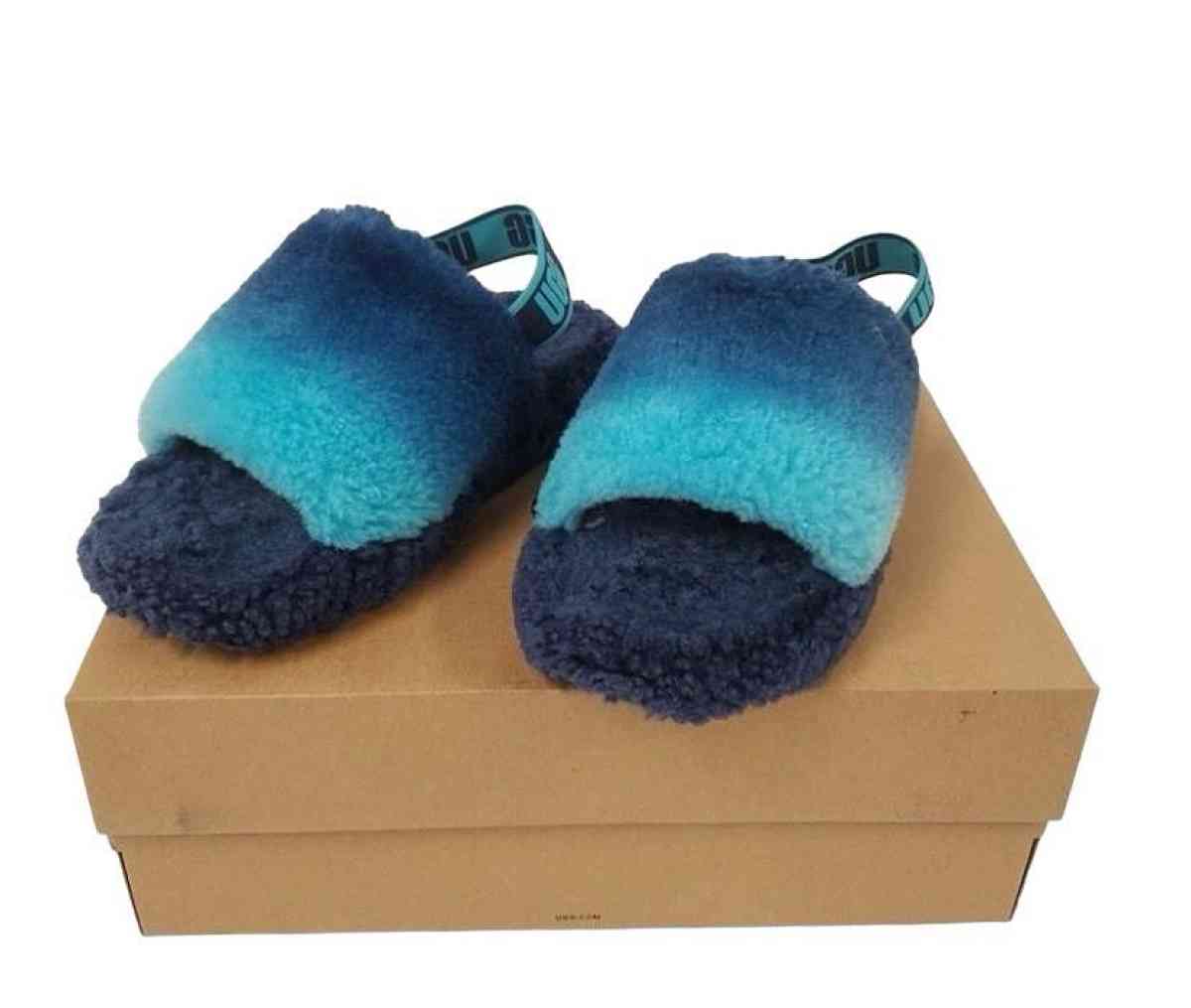 UGG NIB Fluff Yeah Slide Gradient 60 Youth Size 4 Fits US Wo - Chicago Heights, Illinois