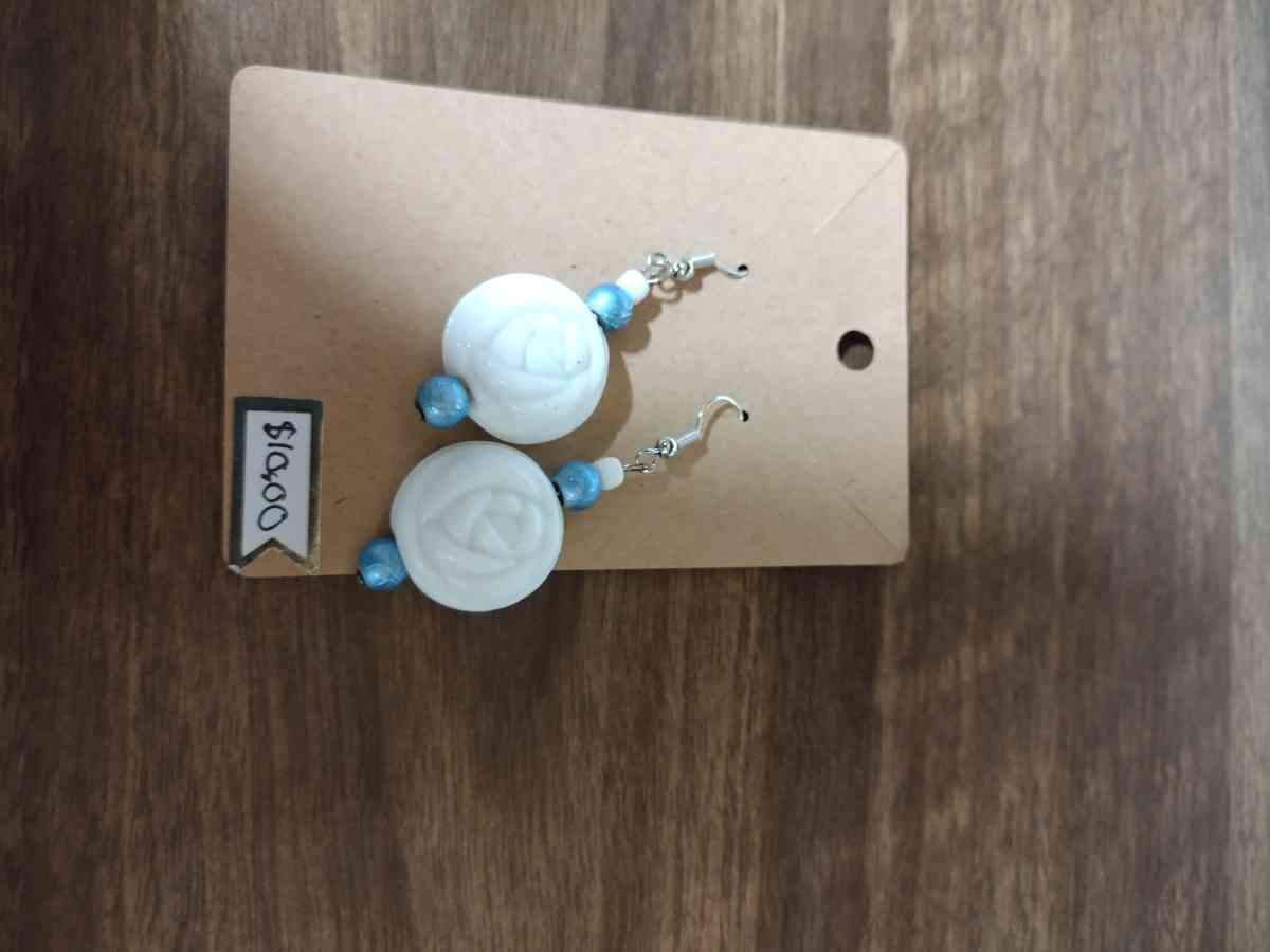 Beaded earrings - Conway, Arkansas - FleaMarketBay