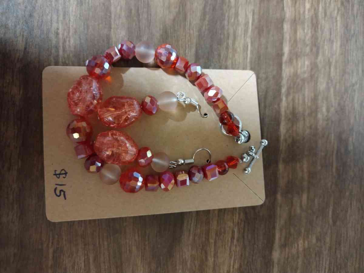 Beaded Bracelet and earrings - Conway, Arkansas - FleaMarketBay