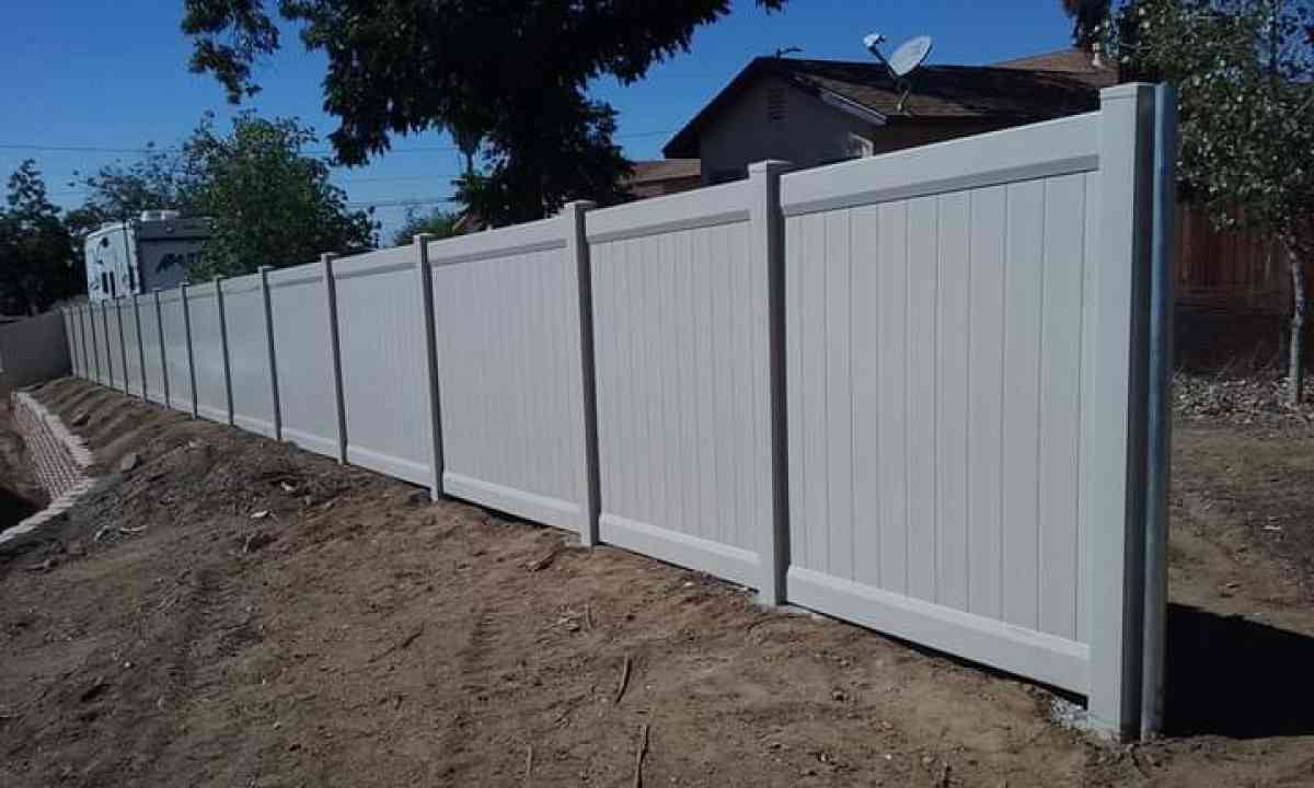 privacy fence installed - Fontana, California - FleaMarketBay