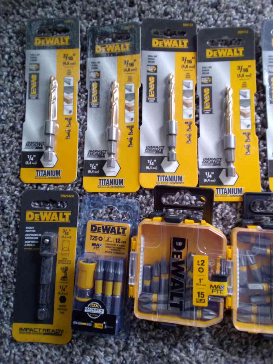 Dewalt Bit bundle deal - Indianapolis, Indiana - FleaMarketBay