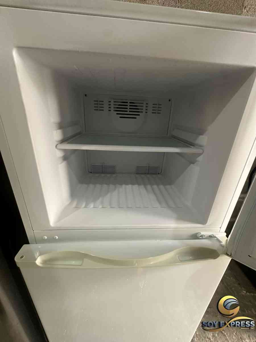 Haier refrigerator top and bottom - Miami, Florida - FleaMarketBay