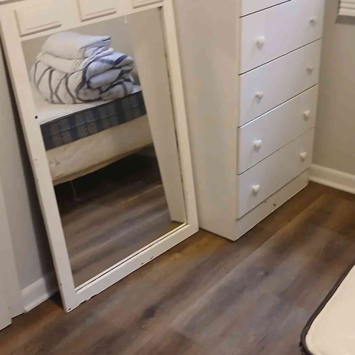 Inhouse and yard sale - Covington, Georgia - FleaMarketBay