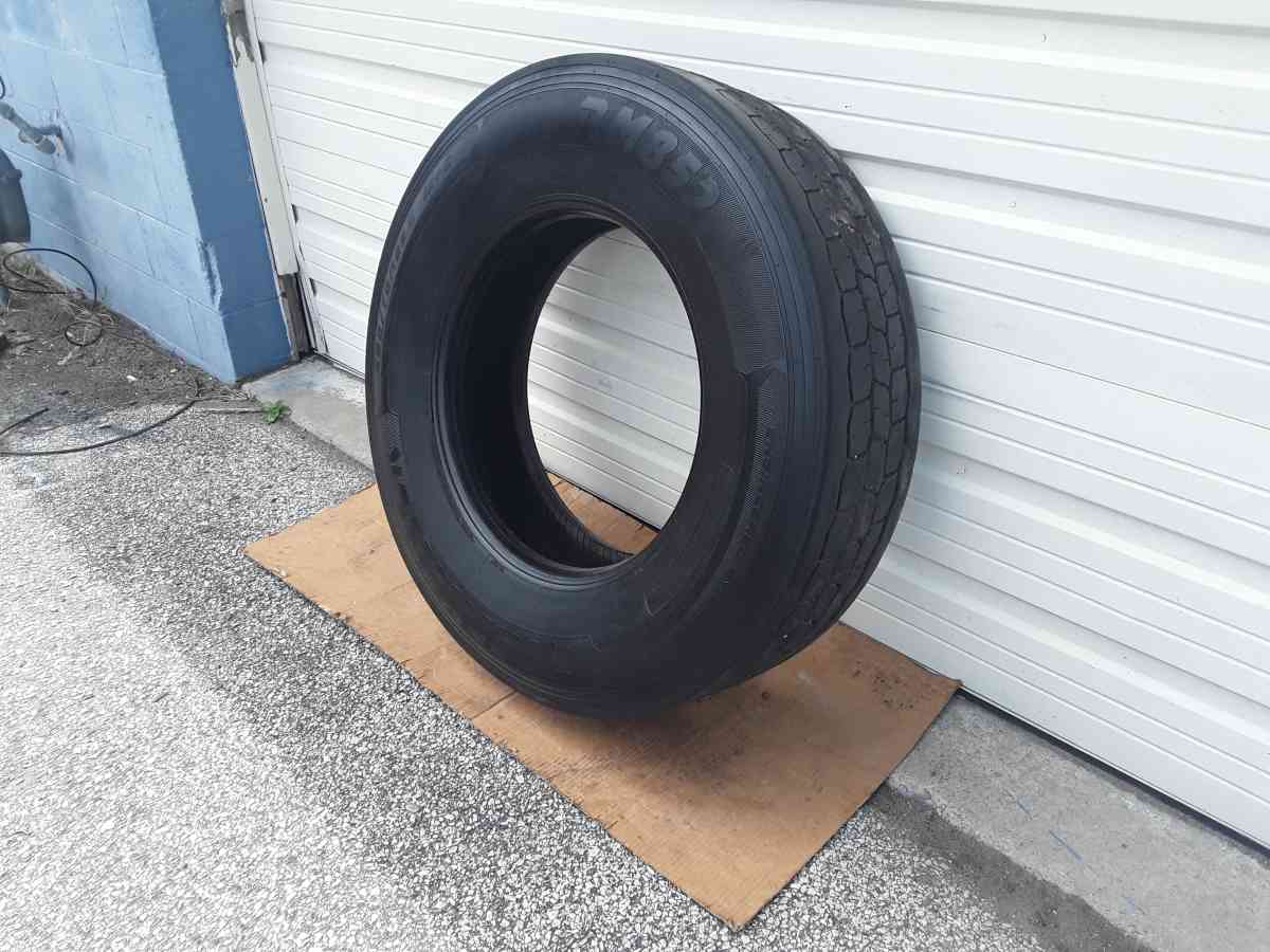 Low Pro Drive Truck Tire 295 75R 22 5 Cooper Tire Like New - Williamstown, New Jersey - FleaMarketBay