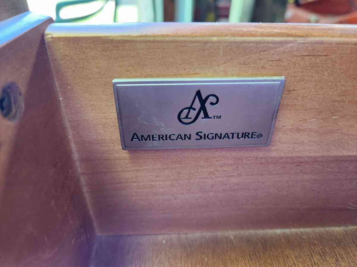 antique table - Greenville, South Carolina - FleaMarketBay