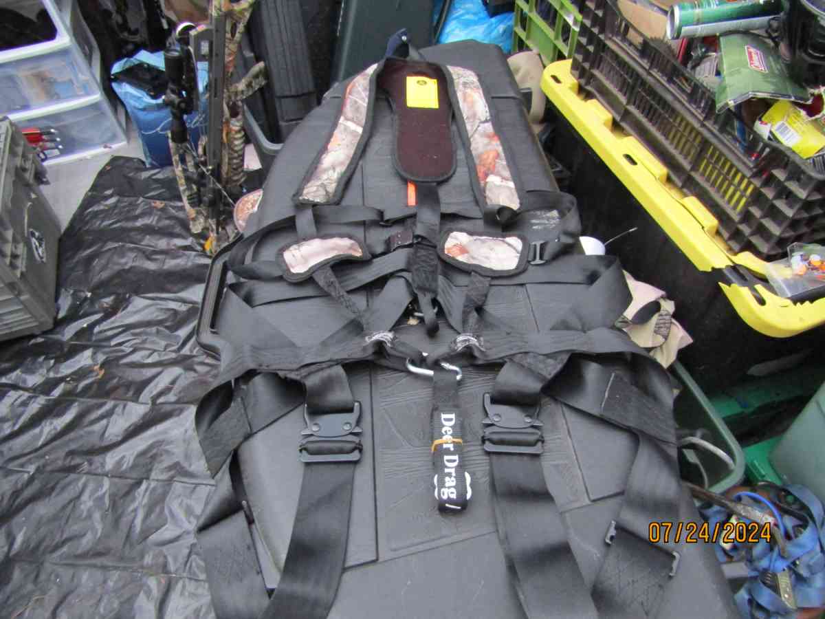 Hunting tree stand and harness - Saint Helen, Michigan - FleaMarketBay