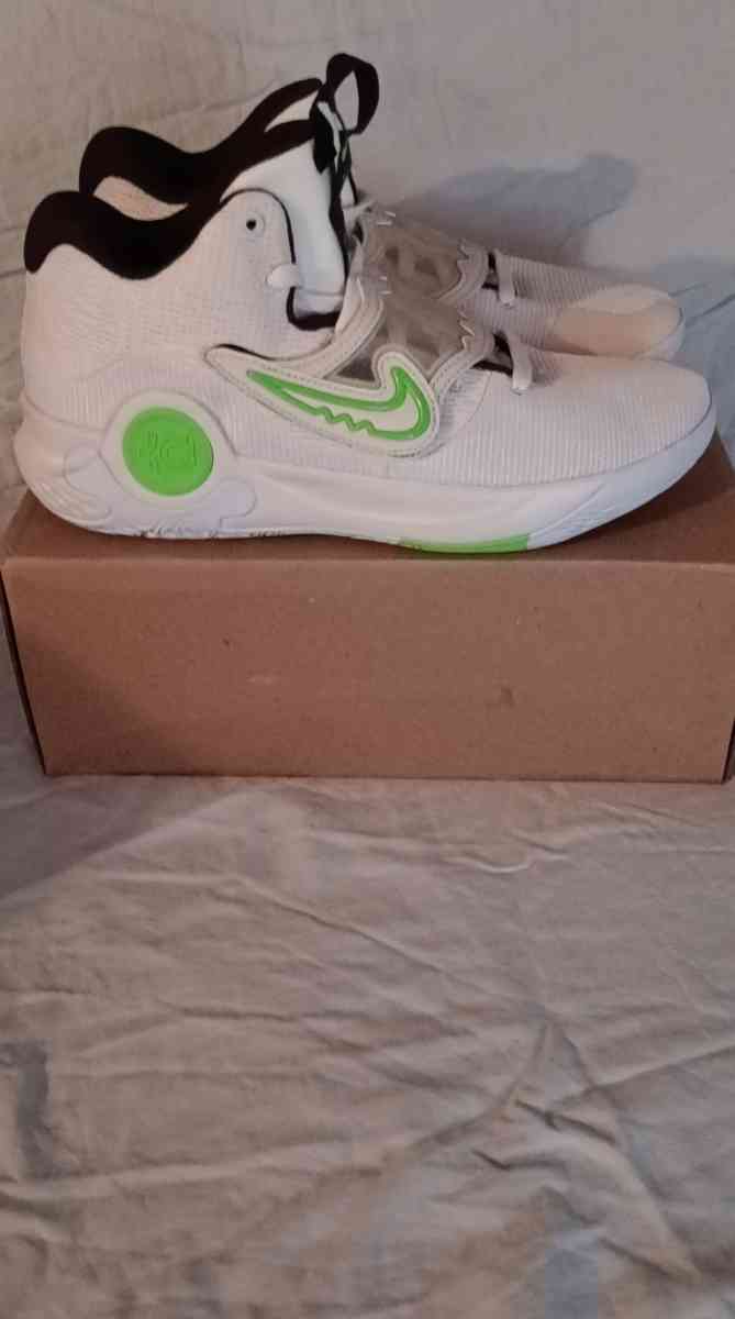 brand new in box size 10