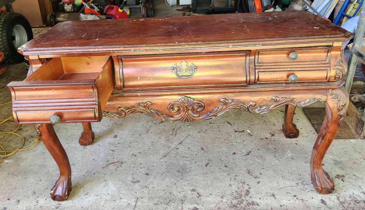 antique table - Greenville, South Carolina